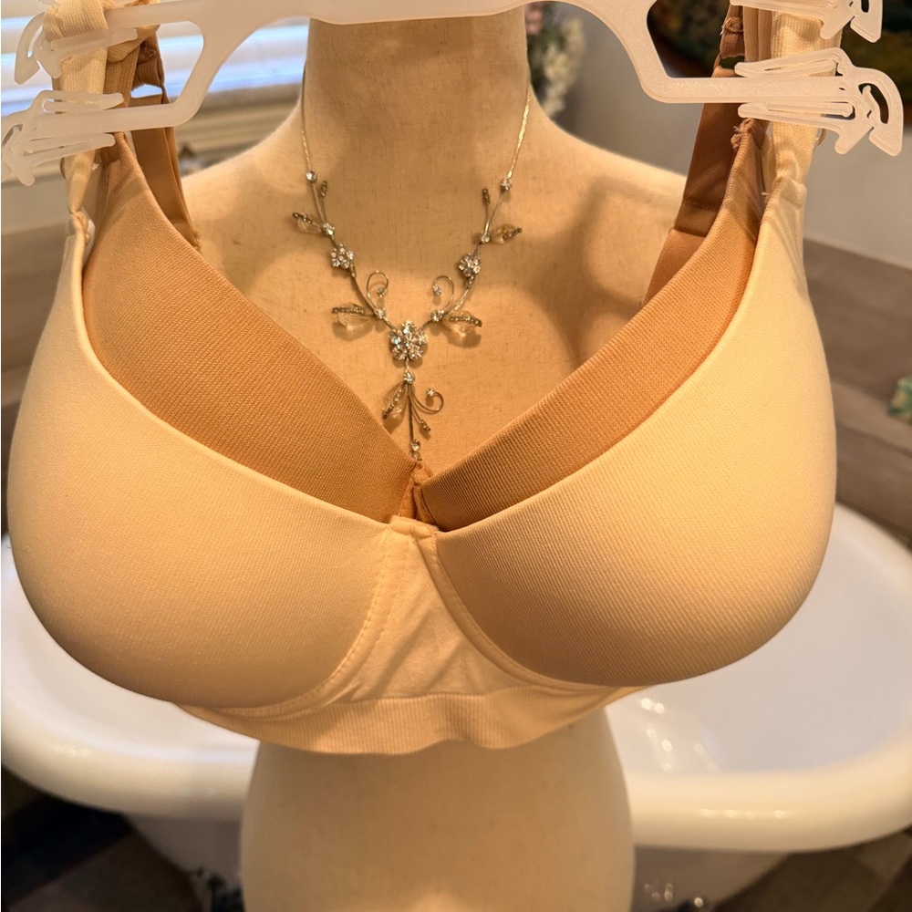 Brand new Danskin Women's Two Bras comfy & supportive for work outs/ running - Picture 3 of 7